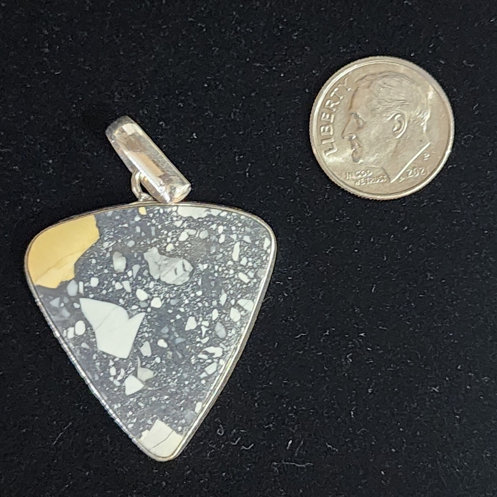 Maligano Jasper Pendant 🤍